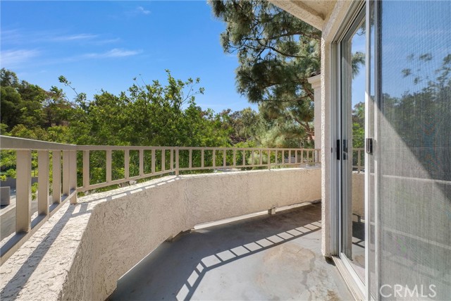 Detail Gallery Image 6 of 31 For 1980 Las Colinas Cir #301,  Corona,  CA 92879 - 2 Beds | 2 Baths