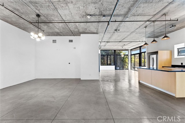 Detail Gallery Image 5 of 41 For 835 Locust Ave #322,  Long Beach,  CA 90813 - 1 Beds | 1 Baths