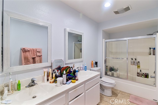 Detail Gallery Image 15 of 27 For 1061 Harbor Heights #B,  Harbor City,  CA 90710 - 3 Beds | 2/1 Baths