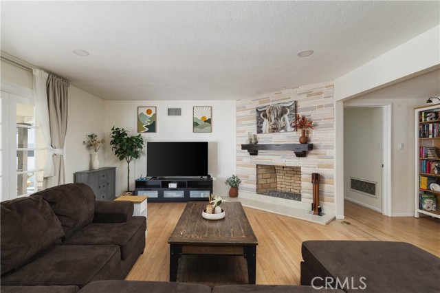 Detail Gallery Image 4 of 38 For 11746 Broadway Ave, Whittier,  CA 90601 - 3 Beds | 1/1 Baths