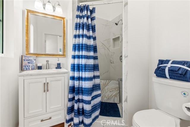 Detail Gallery Image 22 of 41 For 1330 W 48th St, Los Angeles,  CA 90037 - 4 Beds | 3/1 Baths