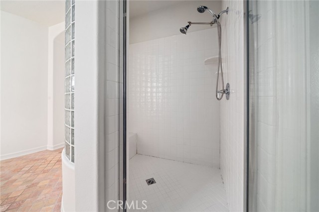 5972 Spinnaker Bay Drive, Long Beach CA: https://media.crmls.org/medias/1863a665-b41e-4054-9b71-2e530811c98e.jpg