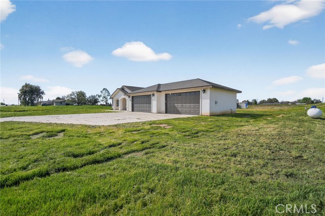 Detail Gallery Image 3 of 37 For 19774 Road 31, Madera,  CA 93638 - 4 Beds | 3 Baths