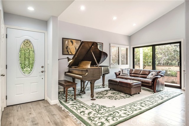 Detail Gallery Image 20 of 28 For 16 Monterey Ct, Manhattan Beach,  CA 90266 - 3 Beds | 3 Baths