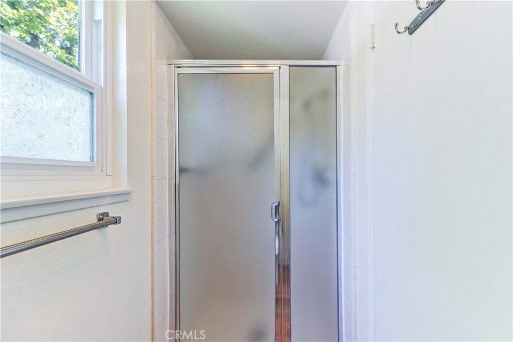 https://media.crmls.org/medias/1864a080-02c0-48e0-bb8e-5559d321d8c7.jpg?preset=X-Large