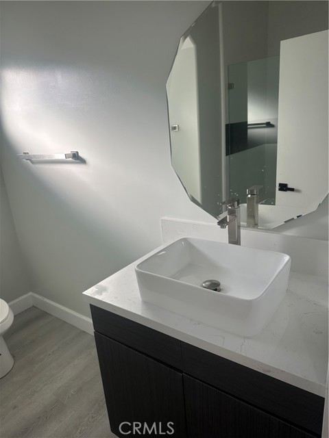 Detail Gallery Image 5 of 13 For 16747 Halsted St, Northridge,  CA 91343 - 3 Beds | 3 Baths