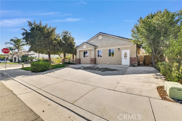 Detail Gallery Image 2 of 38 For 14297 Goose St, Corona,  CA 92880 - 6 Beds | 4 Baths