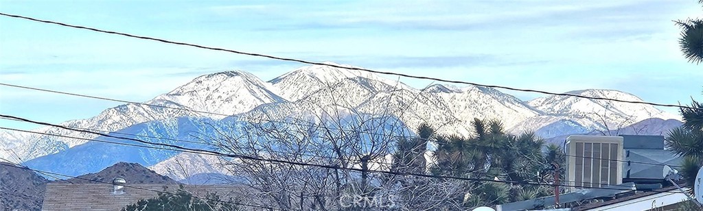 https://media.crmls.org/medias/1865e899-80a3-4804-ba90-683f3b0bd917.jpg?preset=X-Large