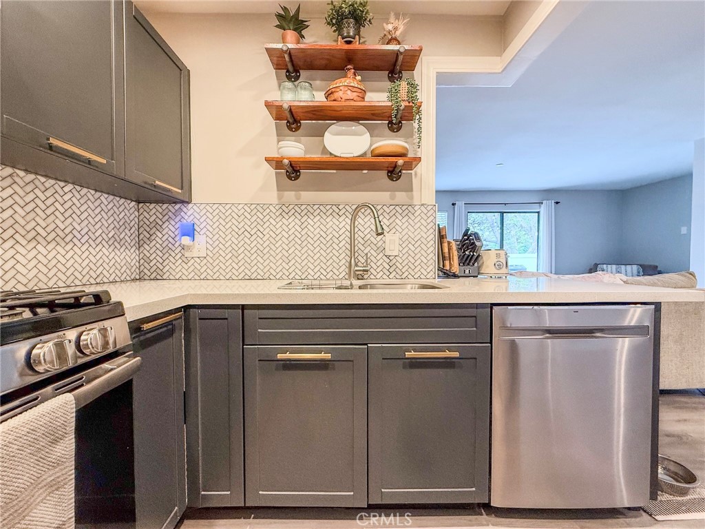 https://media.crmls.org/medias/186610b0-f368-4470-a753-d064b57bce36.jpg?preset=X-Large