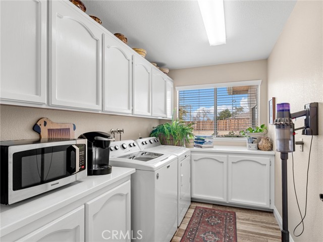 Detail Gallery Image 23 of 62 For 19544 Oneida, Apple Valley,  CA 92307 - 4 Beds | 3 Baths