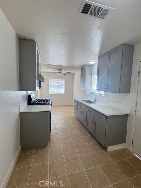 Detail Gallery Image 9 of 12 For 2424 San Pedro, Hemet,  CA 92545 - 2 Beds | 1 Baths