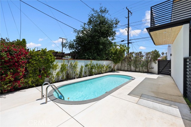 914 N Catalina Street, Burbank CA: https://media.crmls.org/medias/1866a39a-e593-42ce-bfb9-06f7bad477a2.jpg