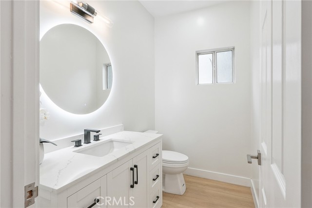 Detail Gallery Image 16 of 34 For 5165 Etiwanda Ave, Tarzana,  CA 91356 - 4 Beds | 5 Baths