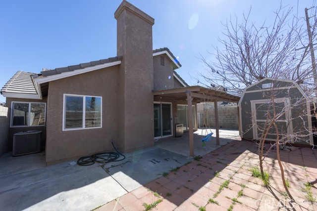 Detail Gallery Image 2 of 15 For 37719 Nantucket Dr, Palmdale,  CA 93550 - 3 Beds | 2 Baths