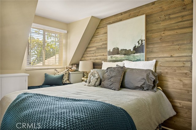 243 Manzanita Drive, Lake Arrowhead CA: https://media.crmls.org/medias/1867b130-9cef-4d2d-bfbc-dedf1cb1439e.jpg