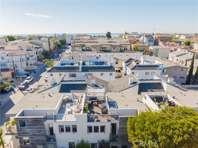 535 11th Street, Hermosa Beach, California 90254, 3 Bedrooms Bedrooms, ,2 BathroomsBathrooms,Residential,For Sale,11th,AR24151630