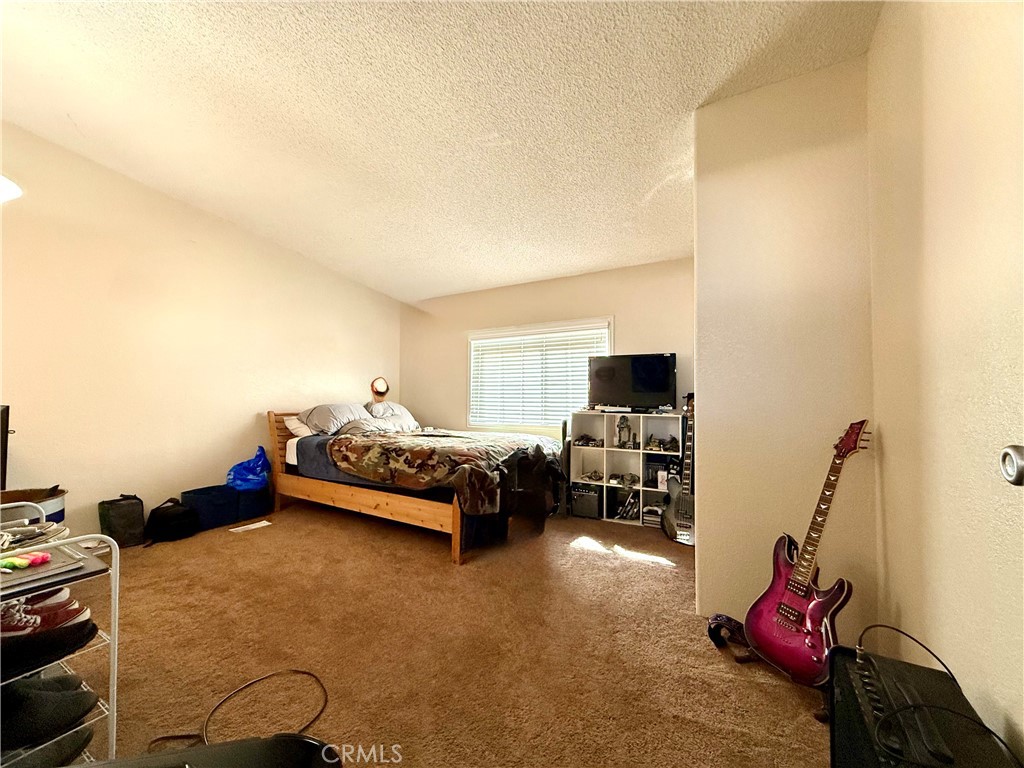 https://media.crmls.org/medias/18684aec-a20a-4cc3-ab00-46c070d56188.jpg?preset=X-Large