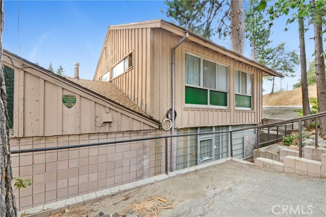 Image 15 of 18 For 26325 Pine Avenue