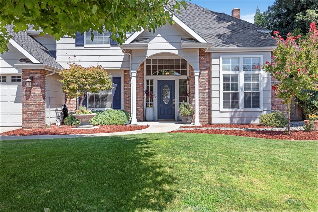 2398 E Minarets Avenue, Fresno, CA 93720