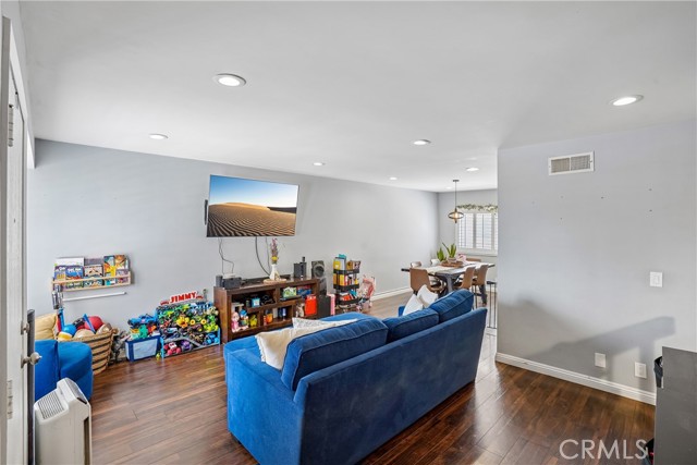 2 Bed Home for Sale in Los Angeles, California