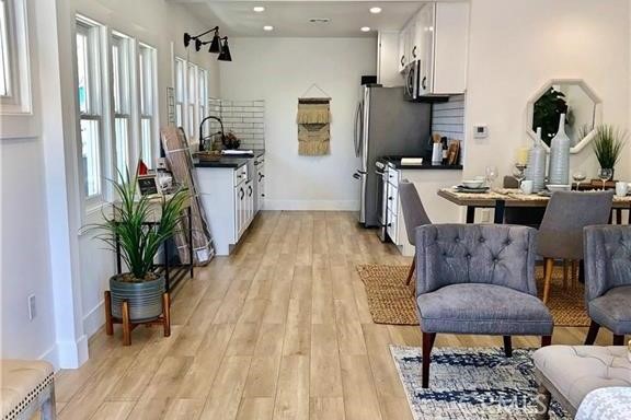 341 W Whiting Avenue, Fullerton CA: https://media.crmls.org/medias/18699f9d-f9d3-408f-bb3e-ab68d2253e98.jpg