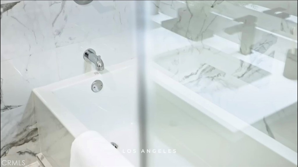 https://media.crmls.org/medias/186ad151-6a88-4a2b-87f0-7dda970c5135.jpg?preset=X-Large