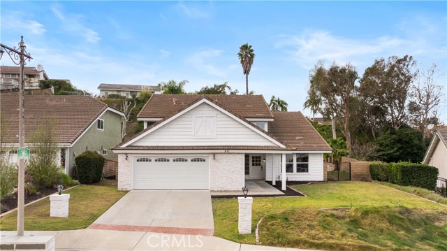 Detail Gallery Image 2 of 64 For 571 S Avenida Faro, Anaheim Hills, Anaheim,  CA 92807 - 5 Beds | 4 Baths