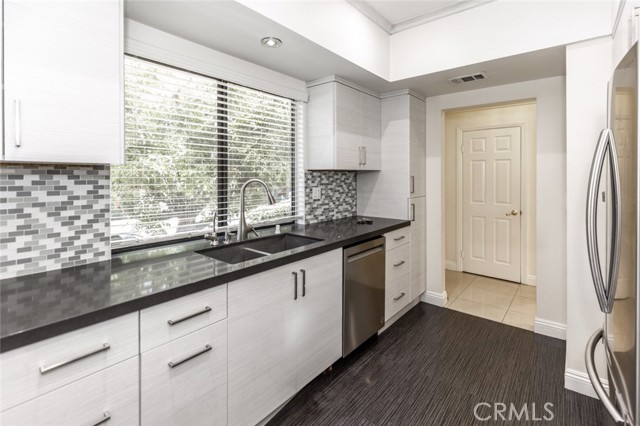 5340 Wilkinson Avenue, North Hollywood CA: https://media.crmls.org/medias/186bd0b4-f1d6-438a-a1ca-03a46ab2bf9e.jpg