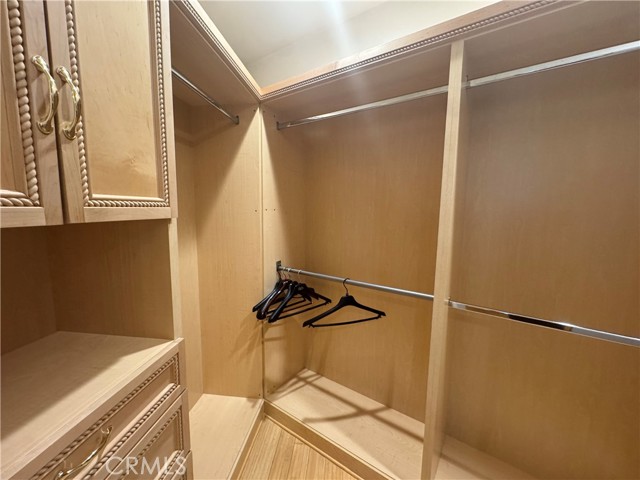 Detail Gallery Image 19 of 44 For 5092 Chimineas, Tarzana,  CA 91356 - 4 Beds | 2 Baths