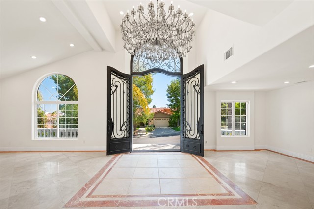 3856 Vista Linda Drive, Encino CA: https://media.crmls.org/medias/186e18c0-9e23-428f-9369-73f88ecc5df4.jpg