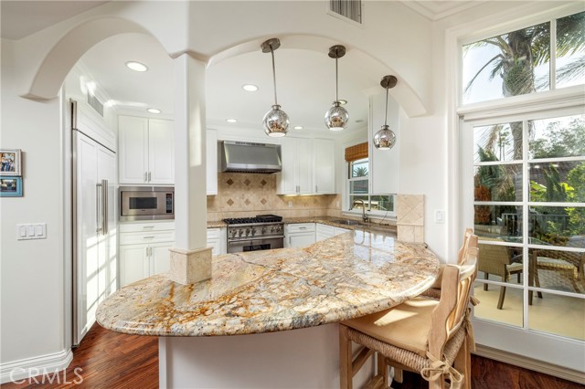 111 Via Lido Nord, Newport Beach CA: https://media.crmls.org/medias/186e341e-24fe-4371-9147-ceed011818bb.jpg
