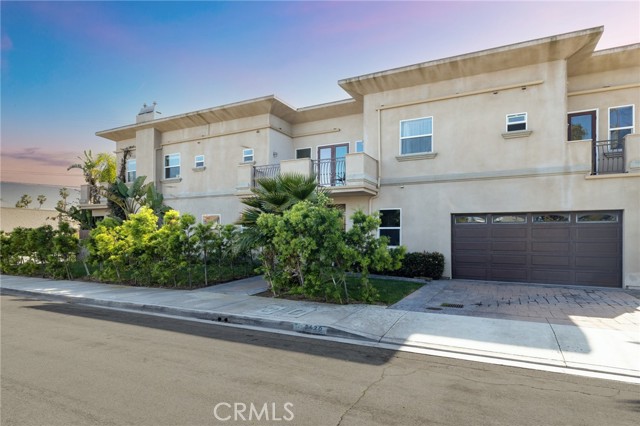 2620 Huntington Lane, Redondo Beach, California 90278, 4 Bedrooms Bedrooms, ,4 BathroomsBathrooms,Residential,Sold,Huntington,SB22007687