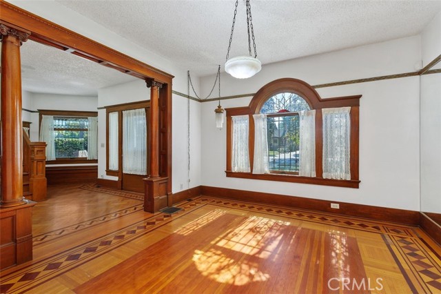 Detail Gallery Image 7 of 40 For 4771 Victoria Ave, Riverside,  CA 92507 - 5 Beds | 2 Baths