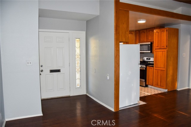 Detail Gallery Image 4 of 33 For 378 N Parker St, Orange,  CA 92868 - 2 Beds | 1 Baths