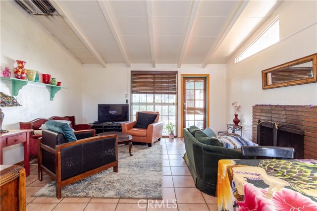 13742 Sproule Avenue photo 5