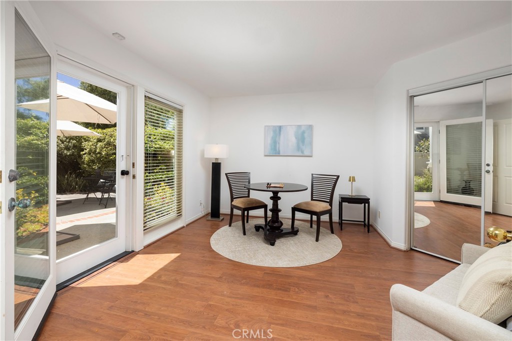 https://media.crmls.org/medias/18717b8d-65ef-4d69-8c3a-873a8c439dd0.jpg?preset=X-Large