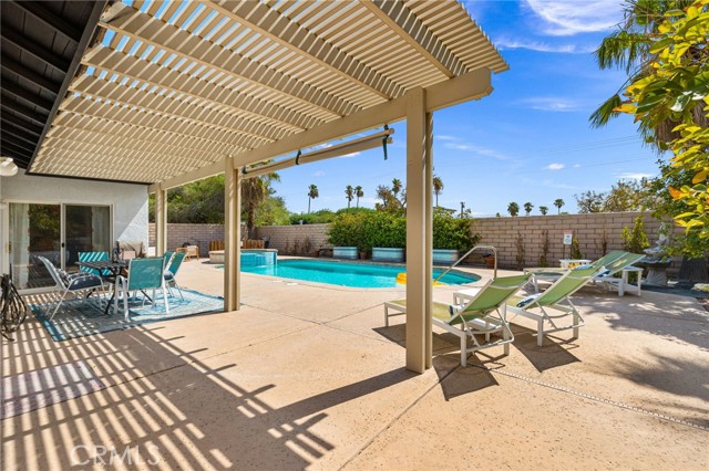 Detail Gallery Image 5 of 45 For 2312 Shannon Way, Palm Springs,  CA 92262 - 4 Beds | 2 Baths