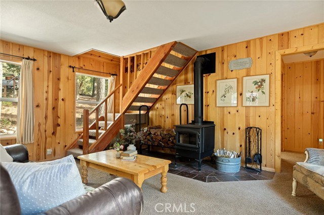 Detail Gallery Image 9 of 34 For 954 Crest Estates, Lake Arrowhead,  CA 92352 - 3 Beds | 2 Baths