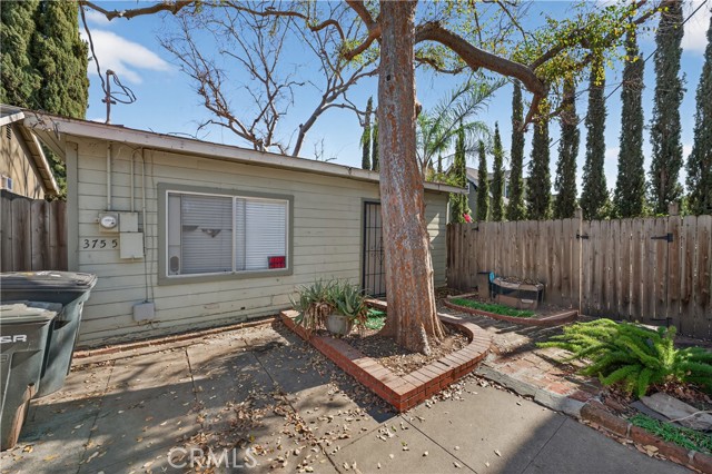 Detail Gallery Image 4 of 12 For 375 N Harwood, Orange,  CA 92866 - 3 Beds | 2 Baths