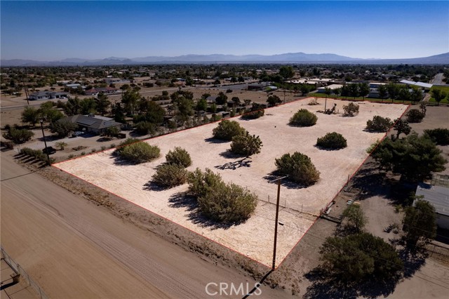 Detail Gallery Image 4 of 11 For 8821 Oakwood Ave, Hesperia,  CA 92345 - – Beds | – Baths