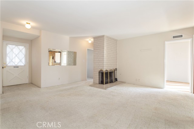 Detail Gallery Image 4 of 31 For 19218 Schoolcraft, Reseda,  CA 91335 - 3 Beds | 2 Baths