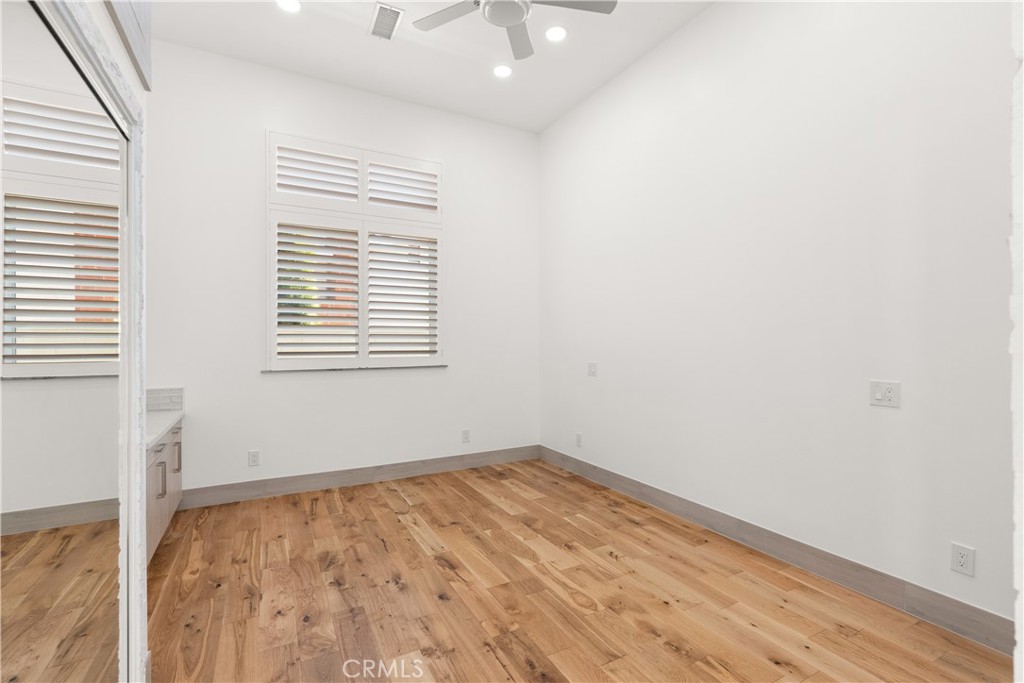 MLS #OC25246819 image #8