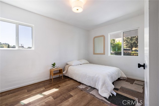 4142 Mercury Avenue, Los Angeles CA: https://media.crmls.org/medias/187551ca-6777-4985-8c82-0e0ad55127cf.jpg