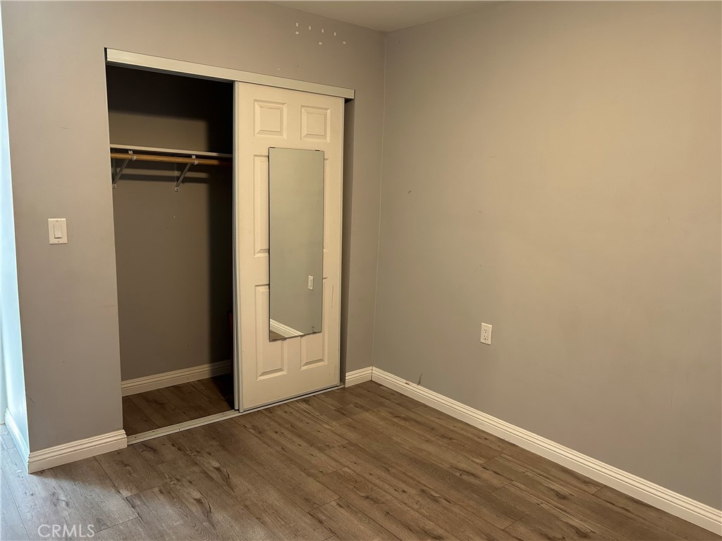 https://media.crmls.org/medias/18755e99-d58a-4489-9e6d-83ed7ebf6219.jpg?preset=X-Large