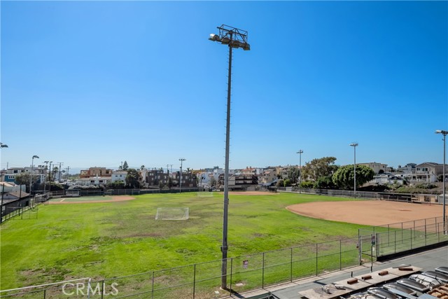 540 11th Street, Hermosa Beach, California 90254, 3 Bedrooms Bedrooms, ,2 BathroomsBathrooms,Residential,Sold,11th,SB22214803