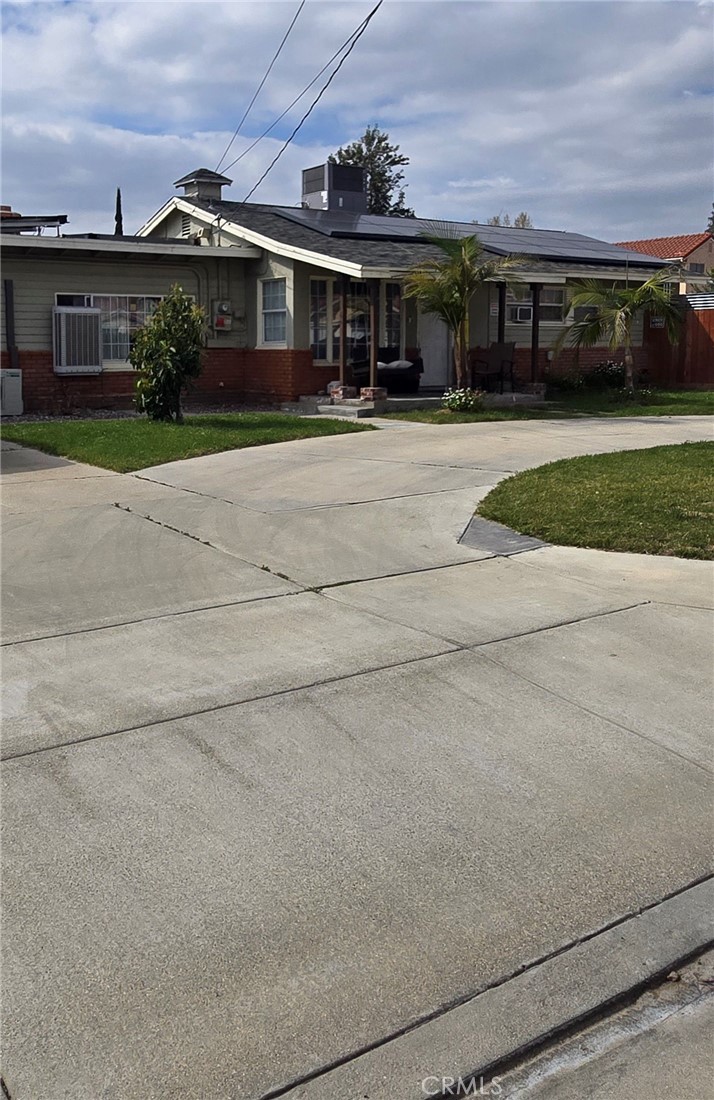 1788 N Acacia Avenue