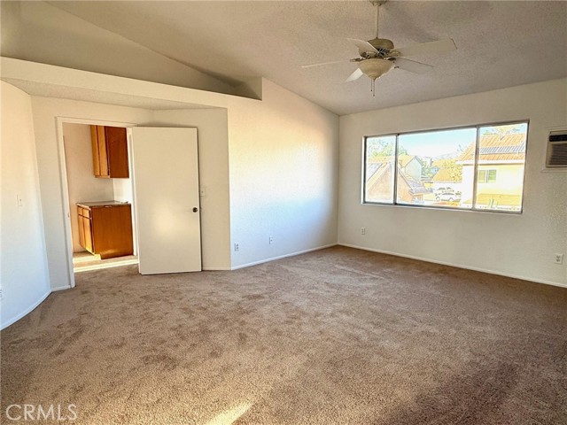 Detail Gallery Image 11 of 23 For 37509 Royal Ct, Palmdale,  CA 93552 - 4 Beds | 3 Baths