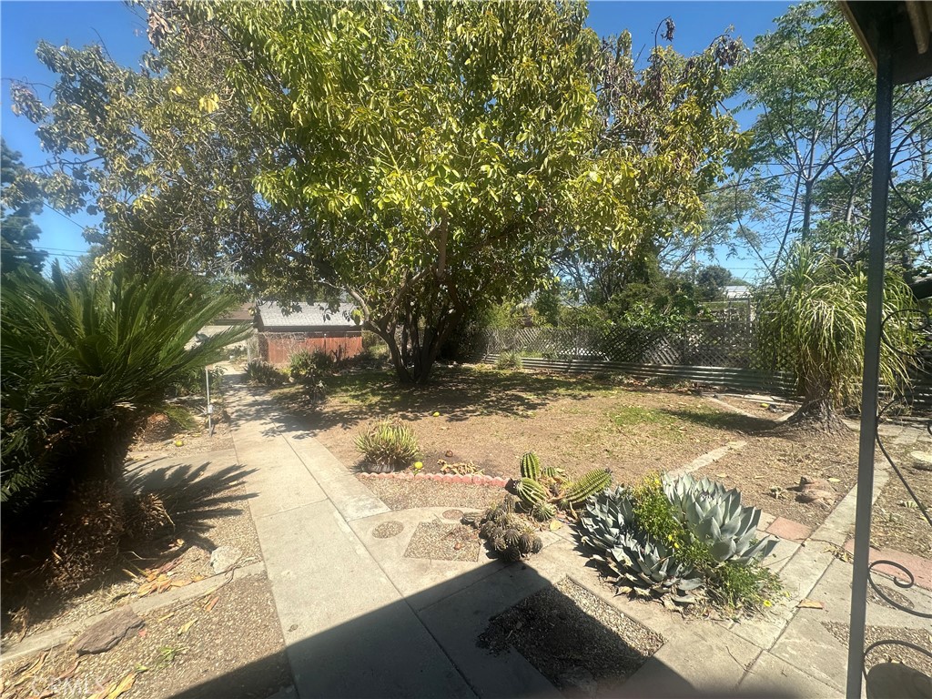 https://media.crmls.org/medias/18779852-13ef-458b-ae4d-8748e1472716.jpg?preset=X-Large