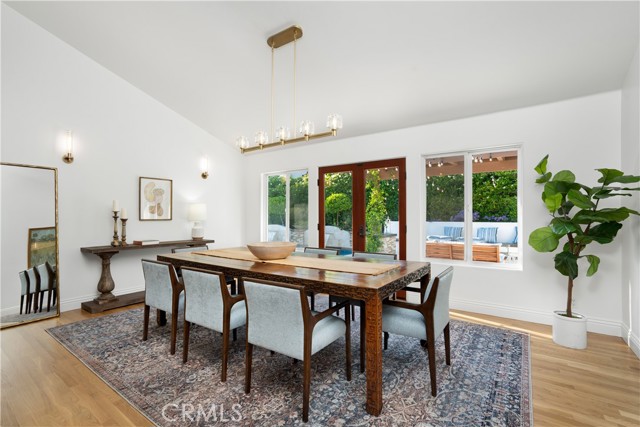 1247 Journeys End Drive, La Canada Flintridge CA: https://media.crmls.org/medias/1877dcf8-0e15-41e8-8f9b-5fadea06c89b.jpg