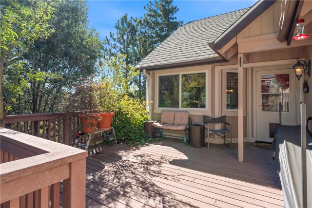 Detail Gallery Image 12 of 18 For 26520 Walnut Hills Dr, Lake Arrowhead,  CA 92391 - 3 Beds | 2/1 Baths